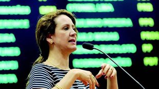 Primeira-dama vai à Câmara