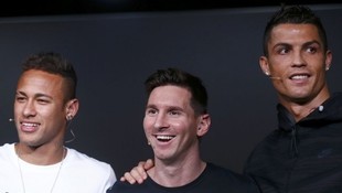 Neymar, Messi ou Cr7? Fifa anuncia hoje o nome do melhor jogador do mundo