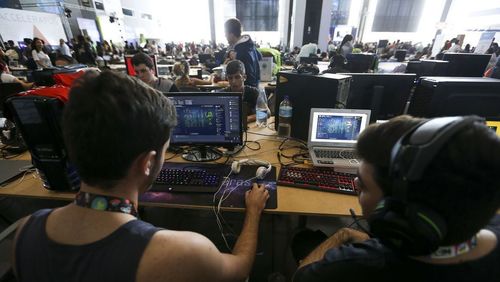 SP subsidia compra de computador para professor da rede estadual