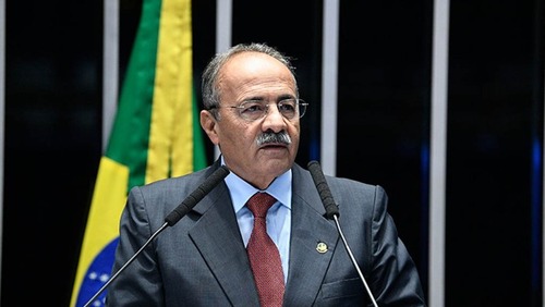 Senador Chico Rodrigues, que escondeu dinheiro na cueca, pede afastamento por 90 dias