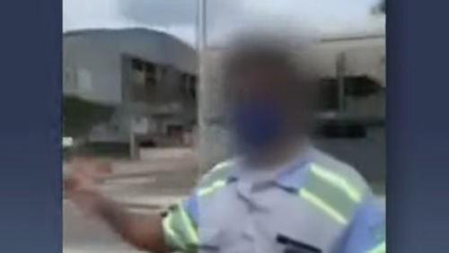 Agente de trânsito é humilhado por candidato a vereador após aplicar multa em Santos