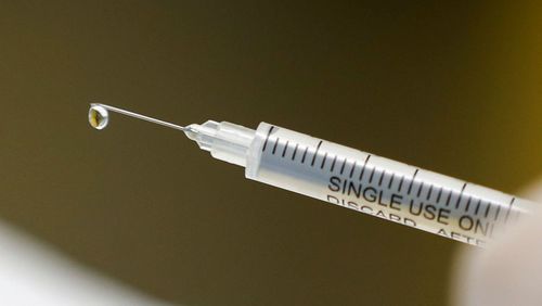 Reino Unido pode disponibilizar vacina contra covid-19 antes do Natal