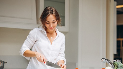"Quarentener" cozinha mais e gasta menos com roupa e viagem