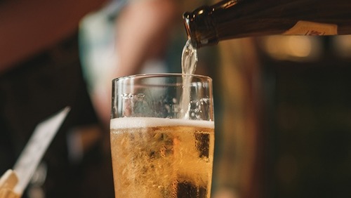 Falta de cerveja nos supermercados brasileiros bate recorde
