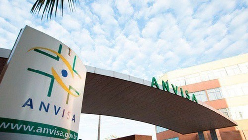 Anvisa diz que avaliação de uso emergencial de vacinas vai demorar 10 dias