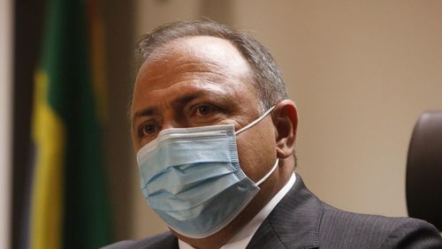 Vacinação contra covid-19 começa ainda hoje nos estados, diz Pazuello