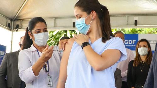 Vacinação contra a covid-19 já teve início em quase todo o país