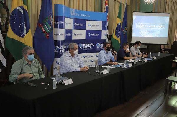Ribeirão Preto identifica 12 casos da variante do coronavírus de Manaus