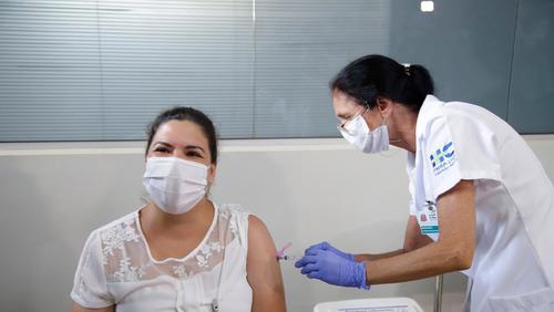 Ribeirão Preto inicia aplicação da 2ª dose da Coronavac em profissionais autônomos da saúde