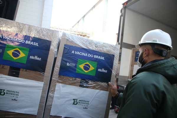 Butantan suspende produção da Coronavac por falta de insumos