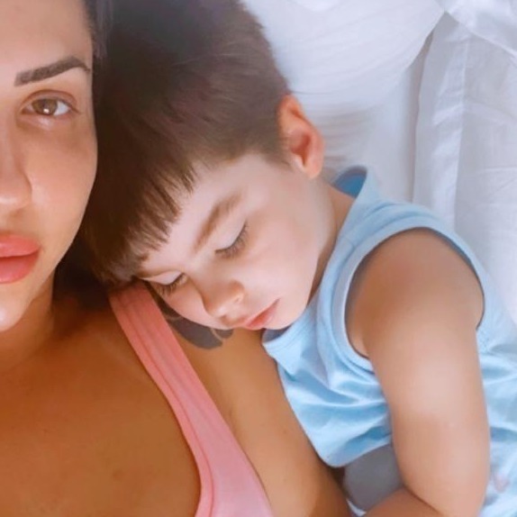 Antes de serem presos, mãe e padrasto de Henry criaram perfil nas redes sociais com o nome da criança