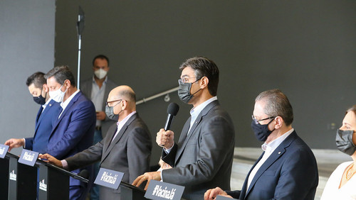 Governo de SP antecipa vacinação para profissionais da educação
