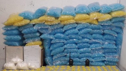 Homem é preso com 2,3 kg de cocaína e milhares de cápsulas para a venda de drogas em Ribeirão Preto