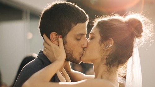 Chay Suede e Laura Neiva serão pais pela segunda vez