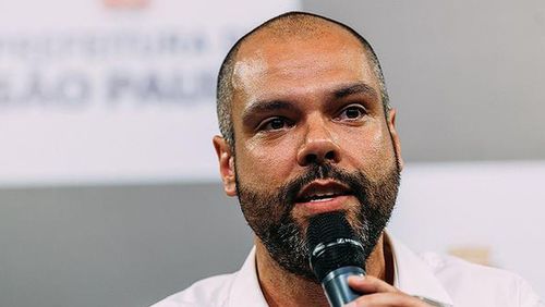 Bruno Covas segue internado após líquido no abdômen e pulmão