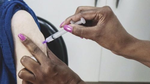 Ribeirão Preto já vacinou quase 100 mil pessoas