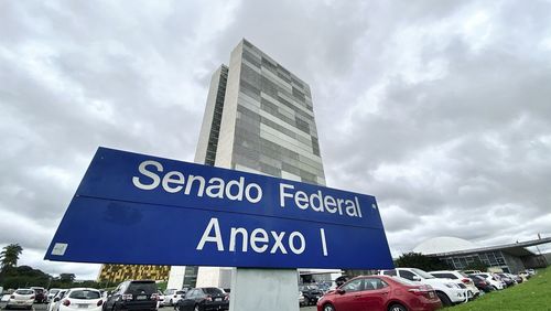 Senado aprova suspensão de pagamentos do Fies até o fim do ano