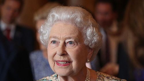 Rainha Elizabeth lança sua própria cerveja