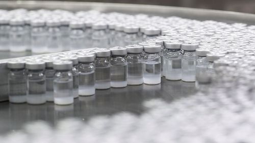 Fabricação de vacina da Fiocruz totalmente no Brasil começa dia 15