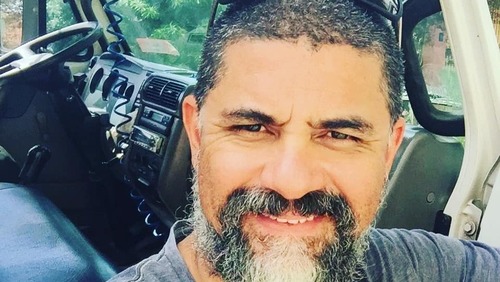 Intérprete de "Galopeira" vira motorista de caminhão devido à pandemia