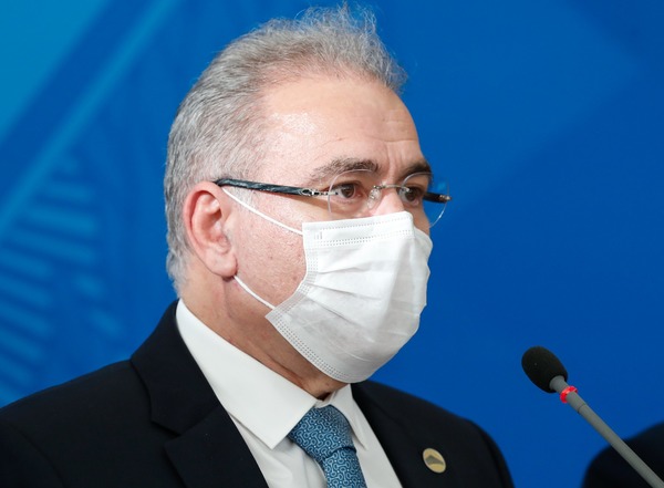 Queiroga despista sobre fim do uso de máscaras: 'Vai ser nosso caso'