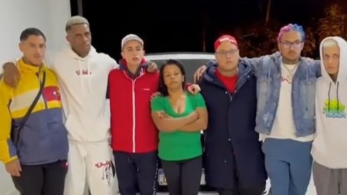 Amigos rifam carro de MC Kevin para comprar casa para mãe do funkeiro
