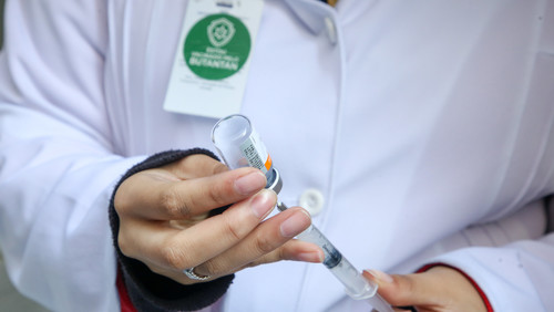 Estado de São Paulo ultrapassa 72% de adultos vacinados contra COVID-19