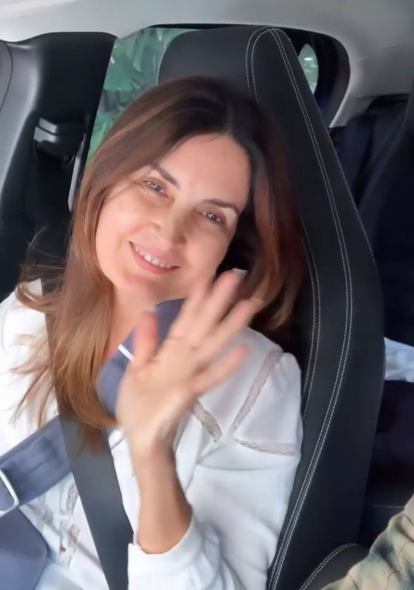 Fátima Bernardes recebe alta após cirurgia no ombro e se recupera em casa