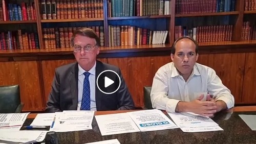 Facebook retira do ar transmissão de Bolsonaro que associa vacinas com Aids