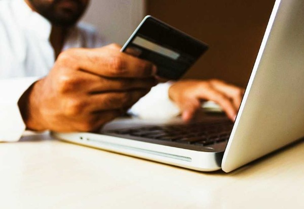 Black Friday 2021: Veja dicas para não cair em golpes ao comprar pela internet
