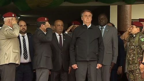 Presidente diz que Brasil e o mundo não aguentam um novo lockdown