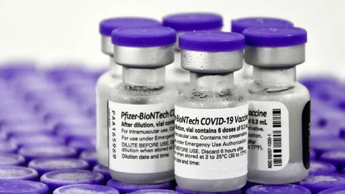Ministério da Saúde assina contrato para 100 milhões de doses da Pfizer em 2022