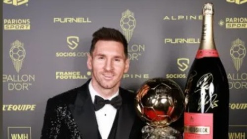 Messi é eleito Bola de Ouro pela sétima vez e iguala Pelé