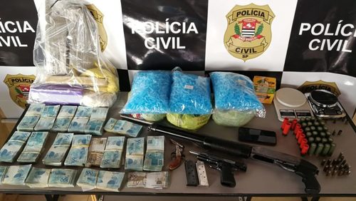 Polícia apreende R$ 170 mil escondidos no forro do telhado de casa em Cajuru