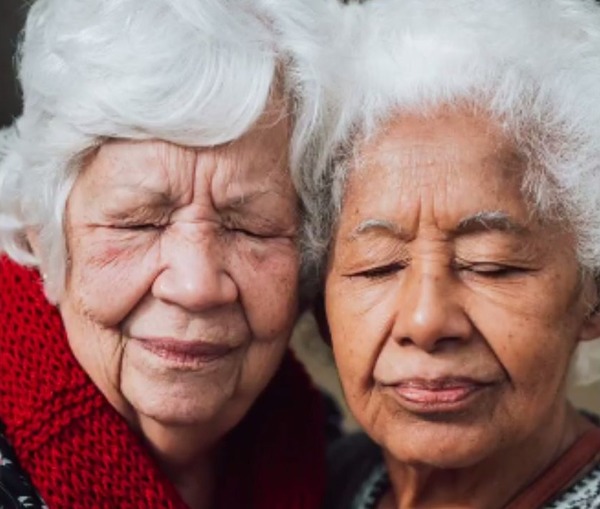 Ensaio de fotos de idosas em Ouro Preto viraliza nas redes sociais