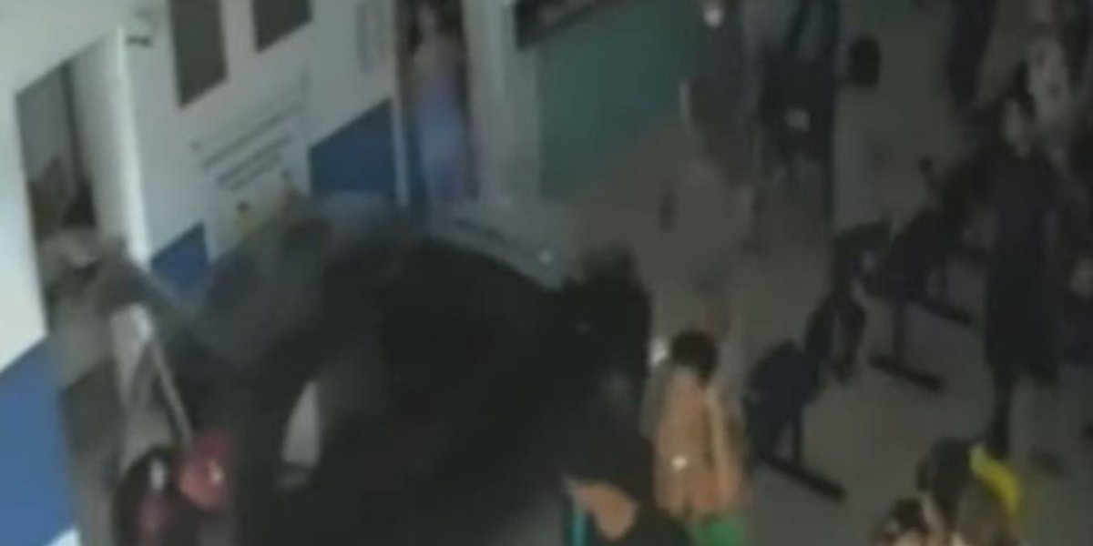 Mulher é Presa Após Invadir Hospital Com O Carro No Rio De Janeiro Notícias 911 Fm 8889