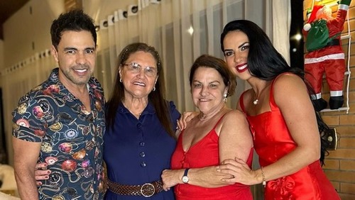 Graciele Lacerta mostra mãe de Zezé se derretendo por ela