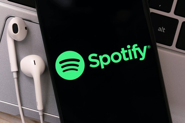 Máfia no Spotify: Leo Dias vaza valores pagos por artistas para músicas ficarem no topo das mais escutadas