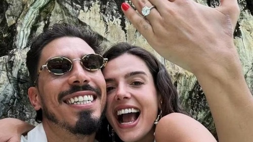 Giovanna Lancellotti é pedida em casamento na Tailândia