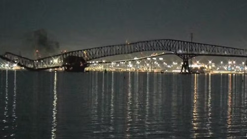 VÍDEO: ponte desaba após ser atingida por navio nos EUA
