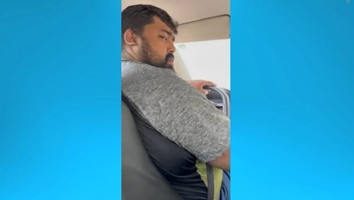 Vídeo: motorista de aplicativo agride mãe e bebê dentro de carro em SP