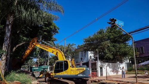 Avenida Nove de Julho tem obras reiniciadas em Ribeirão Preto