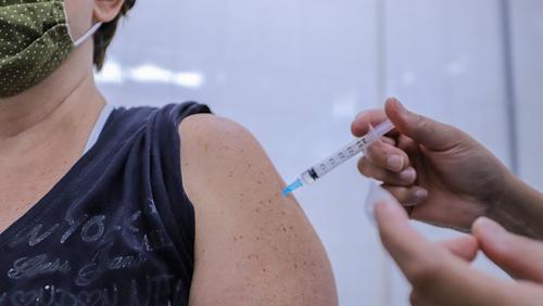 Secretaria da Saúde de Ribeirão Preto estende vacinação contra gripe Influenza para toda a população