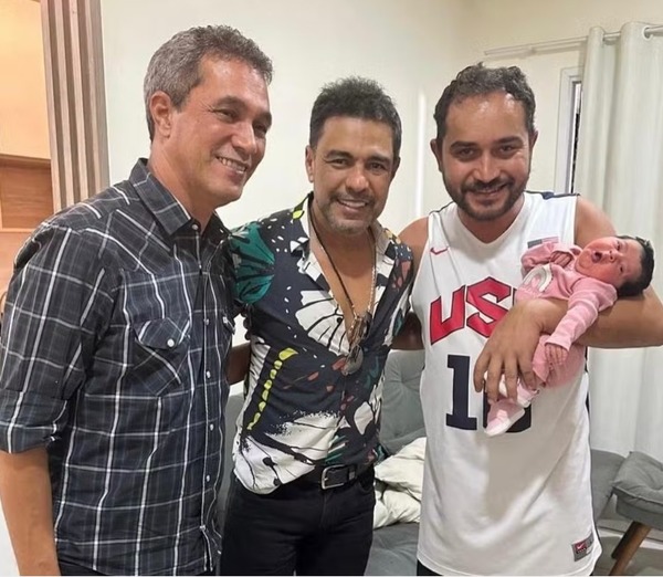 Brigado com o pai, Wes Camargo recebe visita do tio Zezé Di Camargo após nascimento da segunda filha