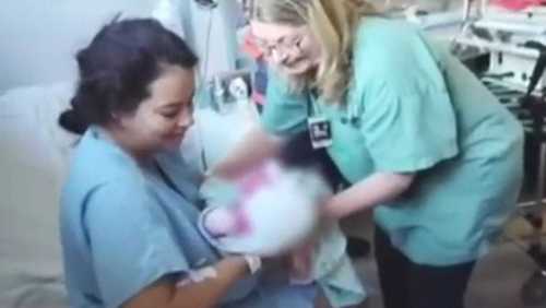 Vídeo: mãe reencontra filha recém-nascida sequestrada por médica em MG