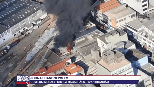 Incêndio atinge comércio no bairro do Bom Retiro, em SP; Bombeiros são acionados