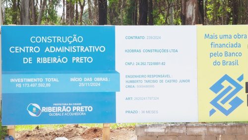 Construtora cerca área do “Centro Administrativo” com tapumes em Ribeirão Preto