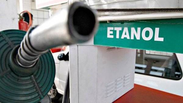 #SuperCarrosMelody: Etanol limpa os resíduos de gasolina?