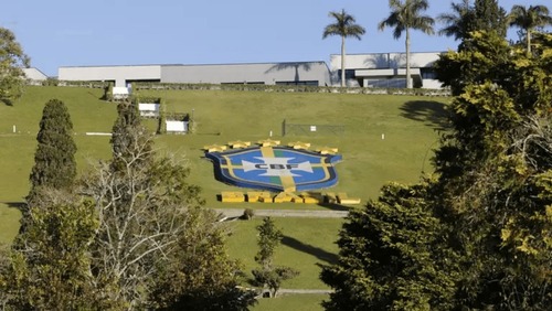 Polícia prende grupo que desviava materiais da CBF na Granja Comary, no RJ