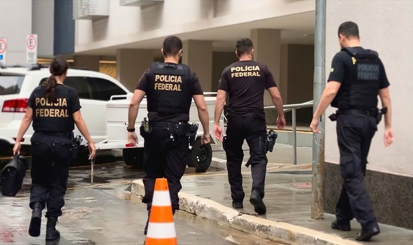 Policiais civis são presos por suspeita de cobrar propina de funkeiros